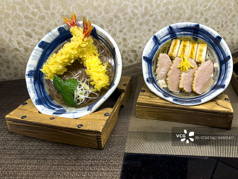 荞麦面特色：天妇罗和鸭肉变种图片素材