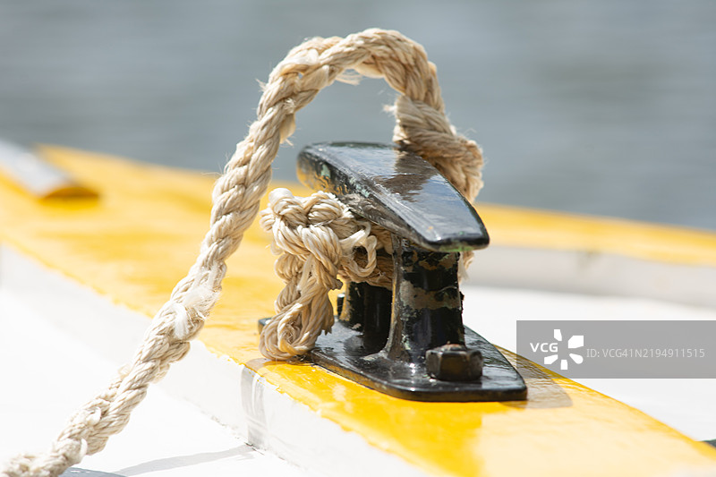 船上的系缆器细节图片素材