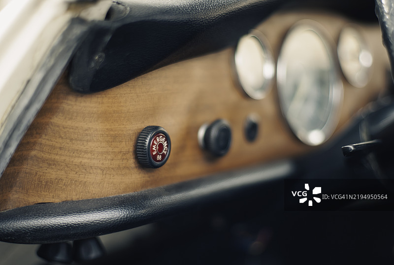 汽车紧急危险警告开关图片素材