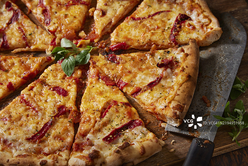 火烤红椒披萨图片素材