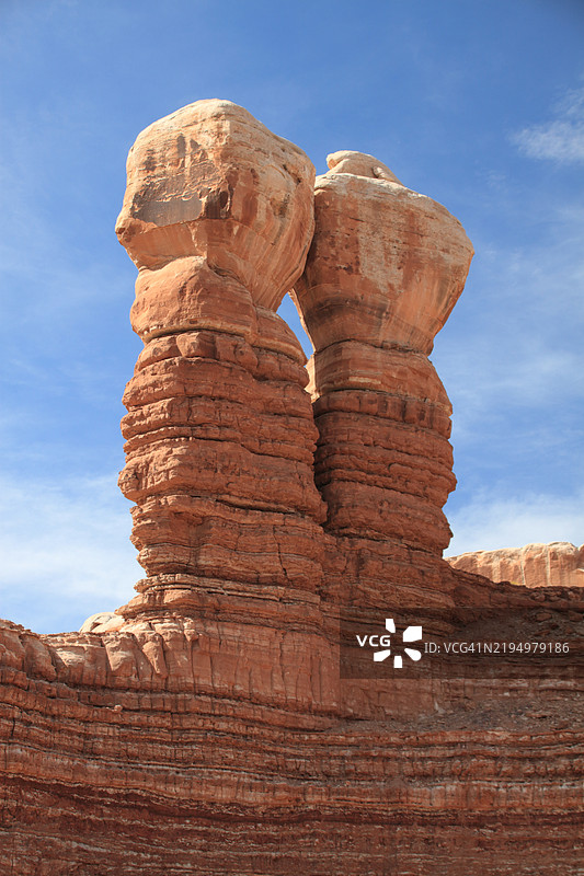 岩石形成的低角度视图，布拉夫，犹他州，美国图片素材