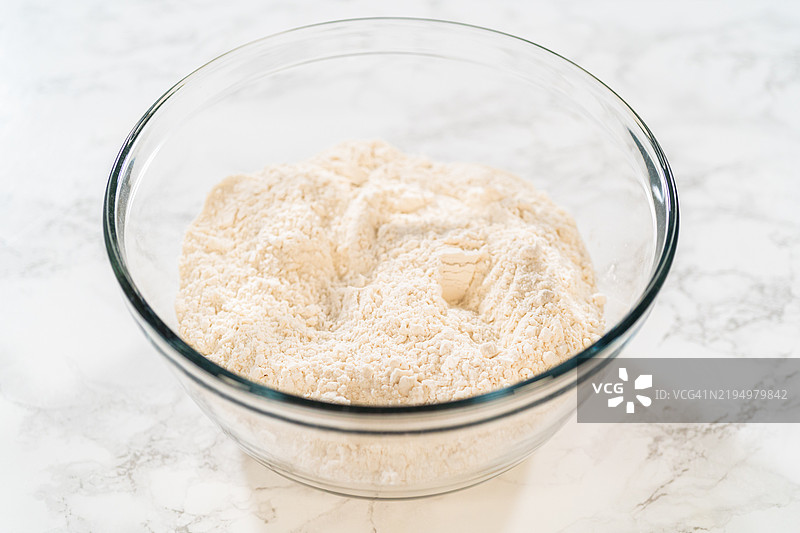 淡姜饼饼干，带有微妙的香料风味图片素材