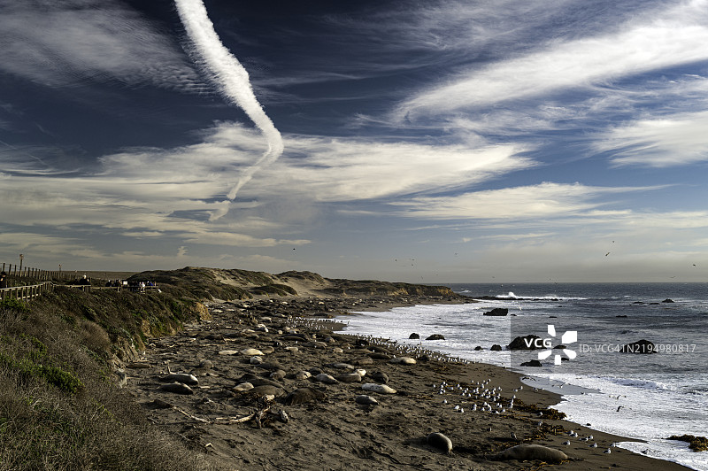 加利福尼亚州圣西门的海洋与天空的美丽景色图片素材