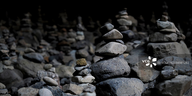 堆叠石头的特写镜头图片素材