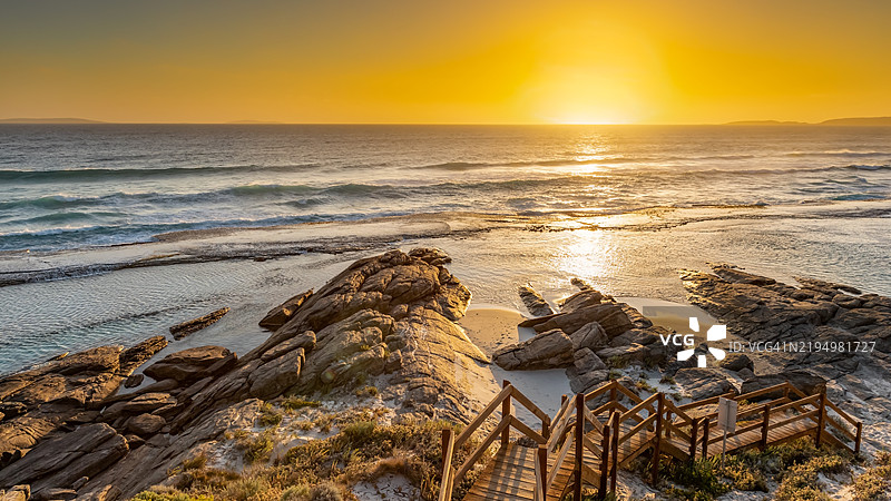 西澳大利亚埃斯珀朗斯日落时的海景图片素材