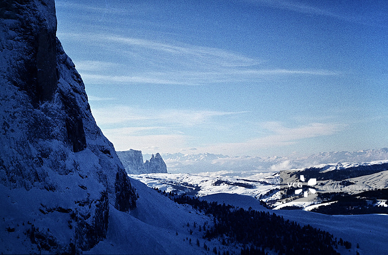 雪山与天空的美丽景色图片素材