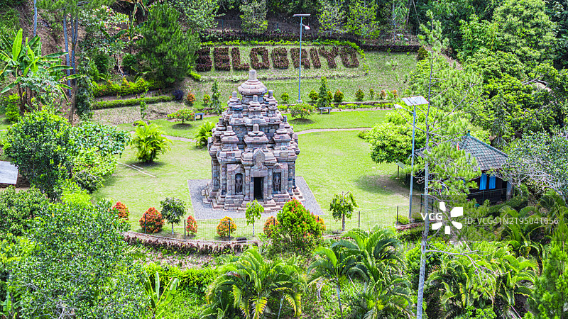 中爪哇塞洛格里约寺的鸟瞰图图片素材