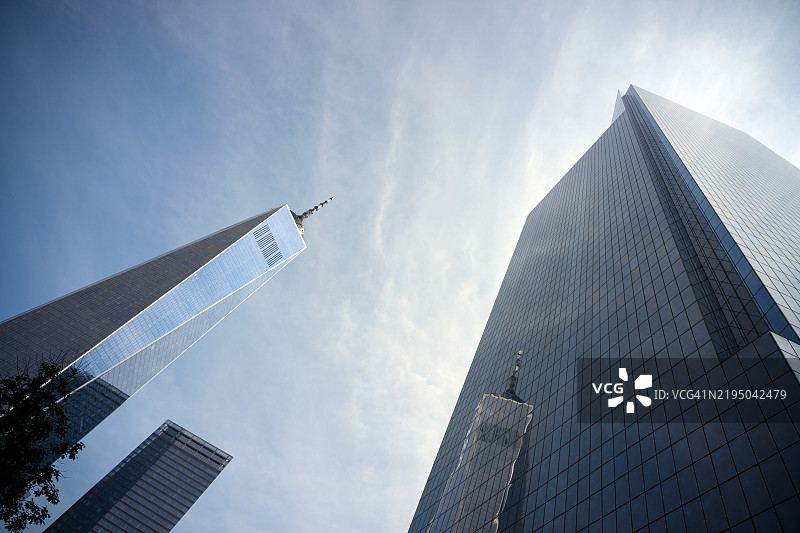 纽约市中心的世贸中心一号与其他现代建筑图片素材