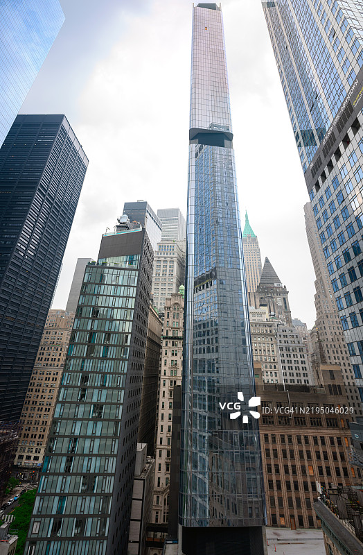曼哈顿市中心的高层公寓大楼图片素材