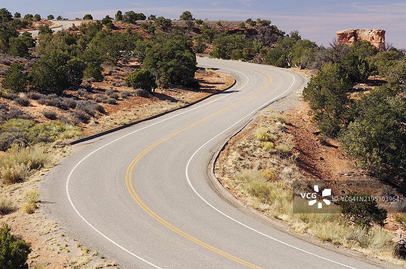 蜿蜒的道路。天空岛区，峡谷地国家公园，犹他州，美国。图片素材