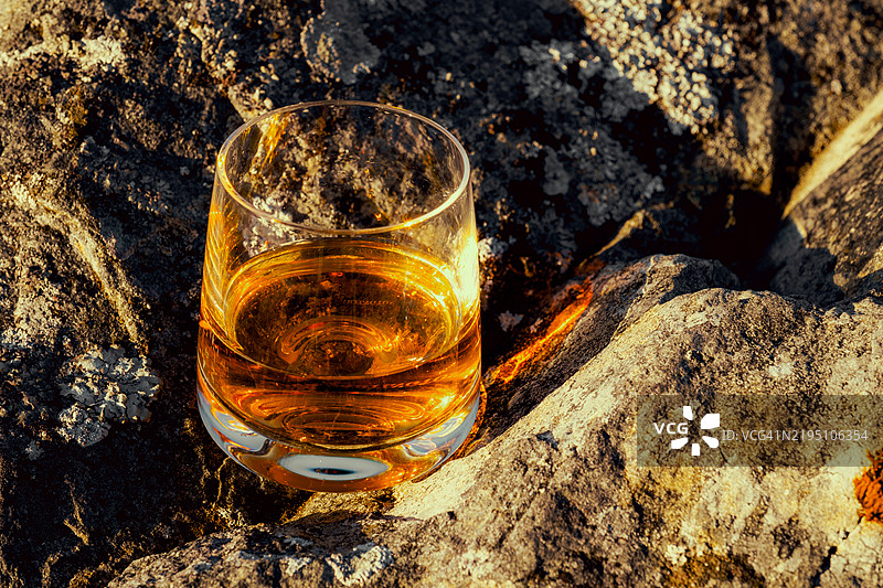 加冰苏格兰威士忌图片素材