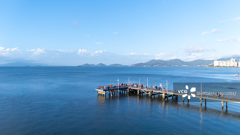巴西圣卡塔琳娜州的康塞桑湖海景与天空的美丽景色图片素材