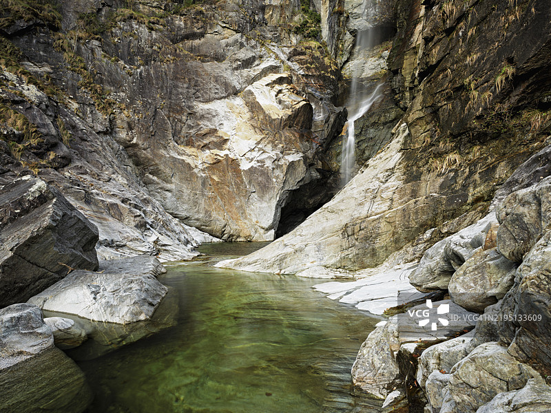 萨尔托瀑布，马吉亚，马吉亚谷，提契诺州，瑞士，欧洲图片素材