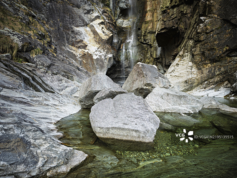 萨尔托瀑布，马吉亚，马吉亚谷，提契诺州，瑞士，欧洲图片素材