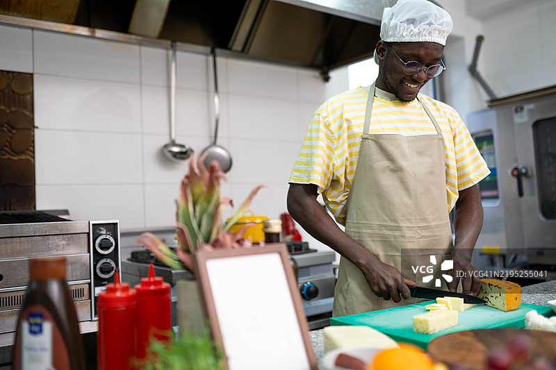 专业厨师在工作图片素材