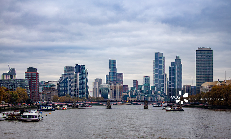 水边城市景观图片素材