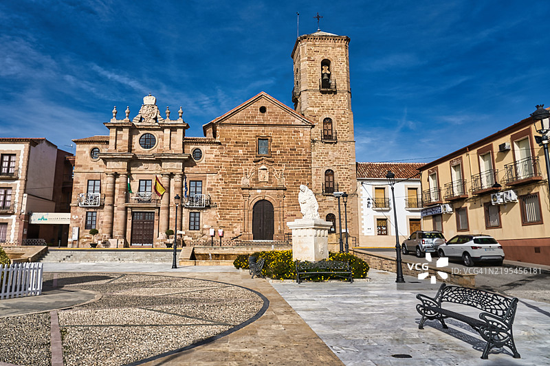 西班牙拉卡罗利纳的教堂广场图片素材