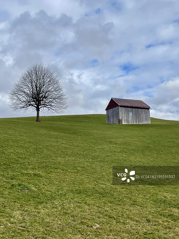 阿彭策尔地区的田野与天空的美丽景色图片素材