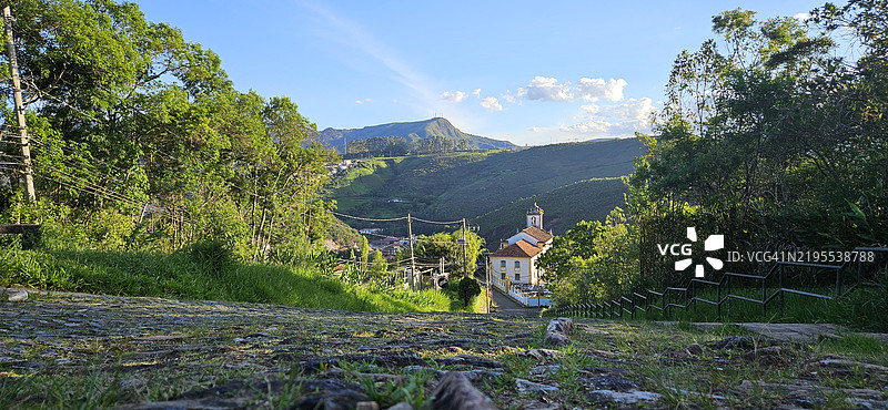 树木和植物与天空的美丽景观图片素材