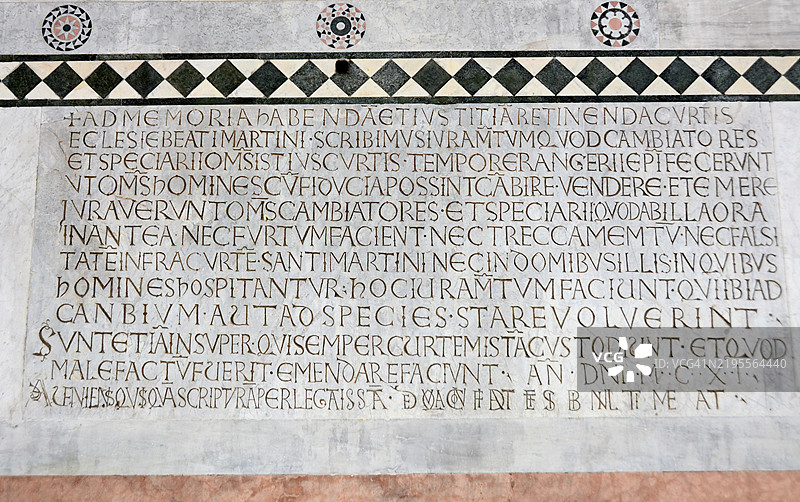 卢卡 - 圣马丁 - 货币兑换商警告标志图片素材