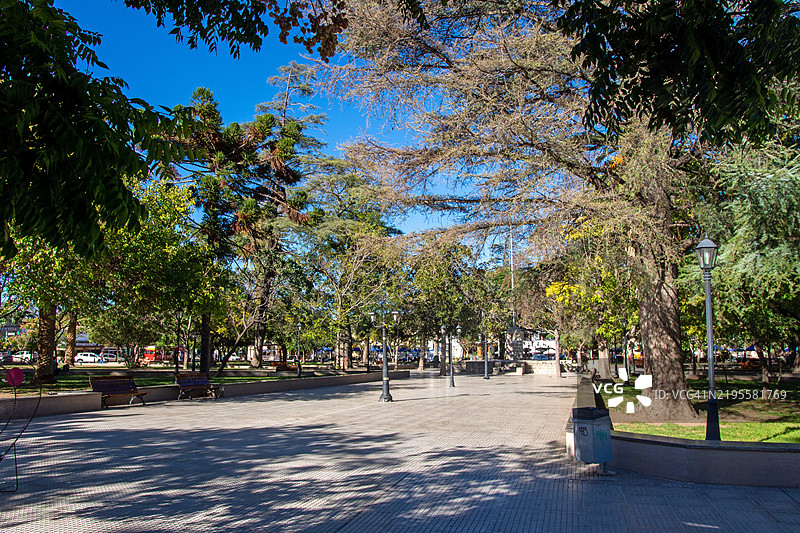 阿根廷萨尔塔省卡法亚特市的市镇广场图片素材