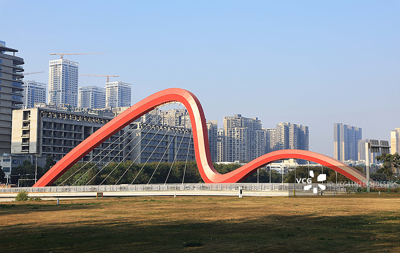 红色拱桥图片素材