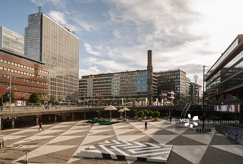 一个大城市中心的大广场。图片素材