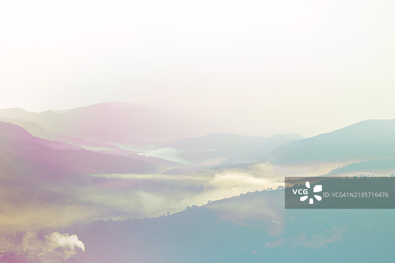 背景抽象朦胧山脉色彩丰富的壁纸数字艺术渐变粉彩戏剧性背景图片素材