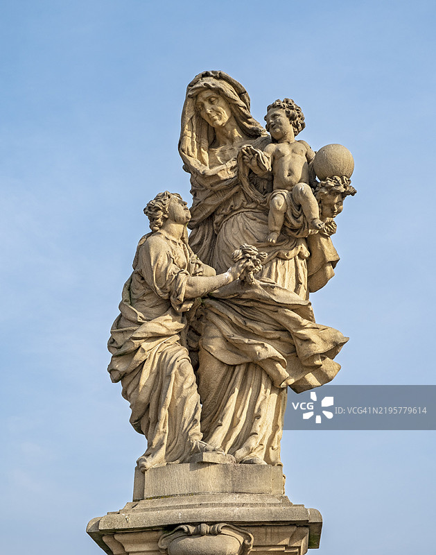 圣安娜雕像，查尔斯桥，布拉格 - 捷克共和国，欧洲图片素材
