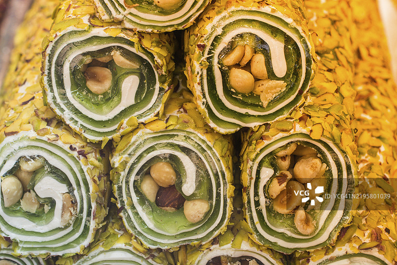 一堆传统土耳其软糖洛库姆，外裹糖粉的软糖图片素材