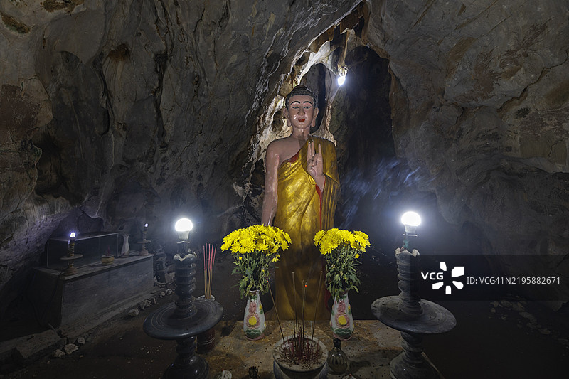 越南岘港大理石山的万通洞。图片素材