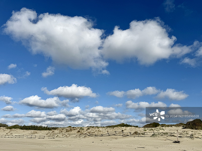 沙丘与天空图片素材