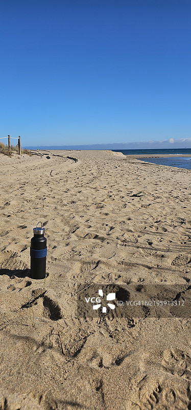 西班牙赫罗纳加泰罗尼亚的布拉特哈德帕尔斯海滩，科斯塔布拉瓦图片素材