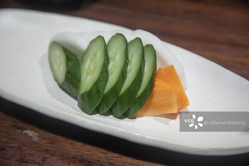 居酒屋里的腌菜图片素材