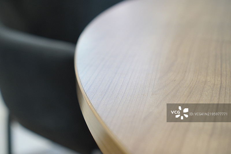 木圆桌图片素材