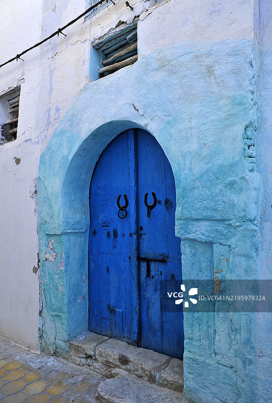 突尼斯的木门房屋图片素材