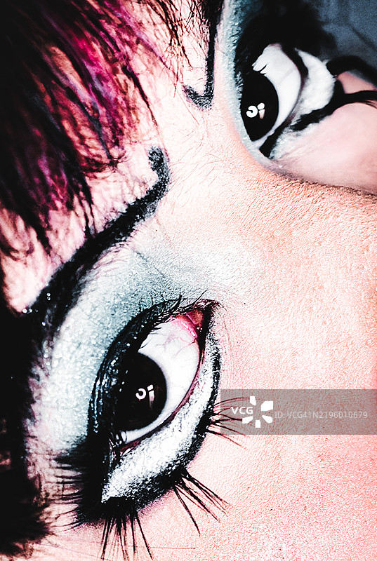 夜晚的戏剧女王。图片素材