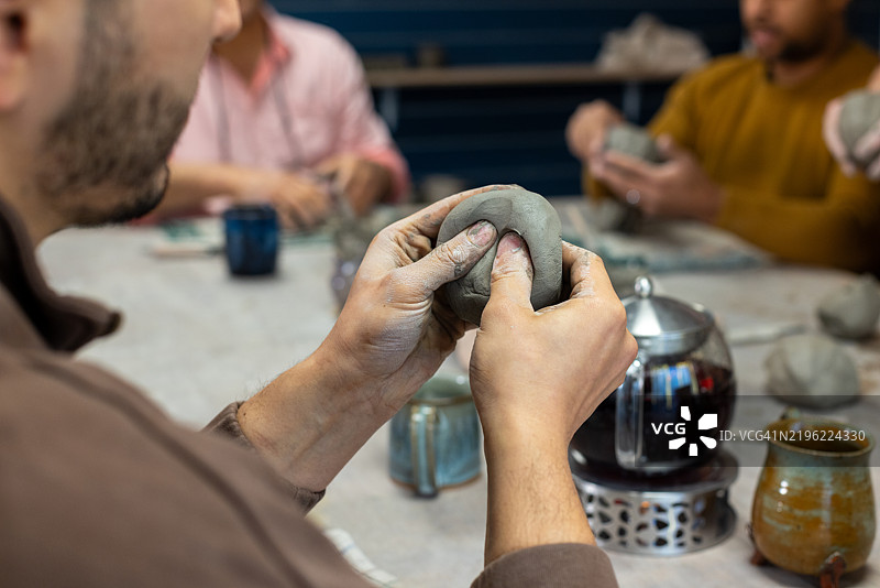 陶土制作特写图片素材