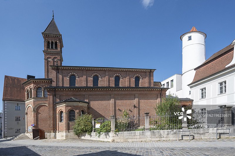 救赎者福音路德教会,建于1887年,地址:德国上巴伐利亚州艾希施塔特,皇宫广场17号。图片素材