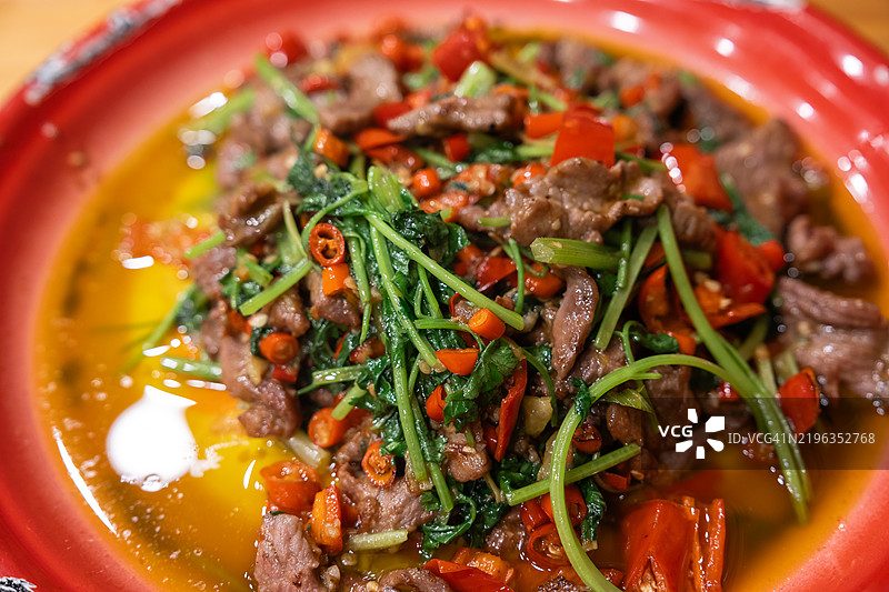 四川牛肉炒蔬菜图片素材