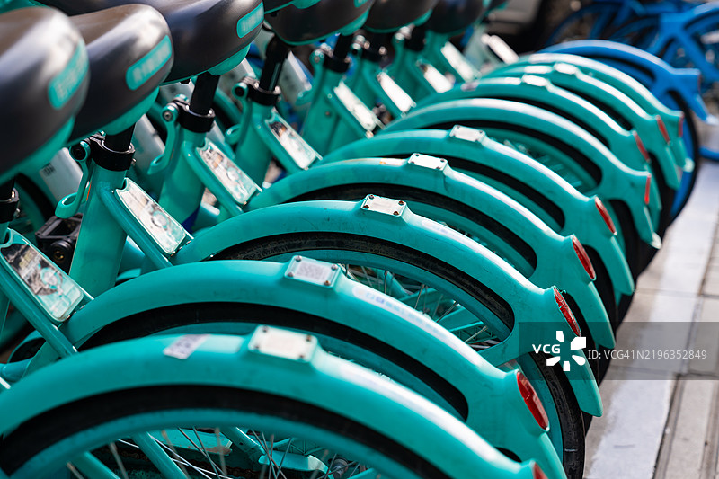 在上海市共享自行车图片素材