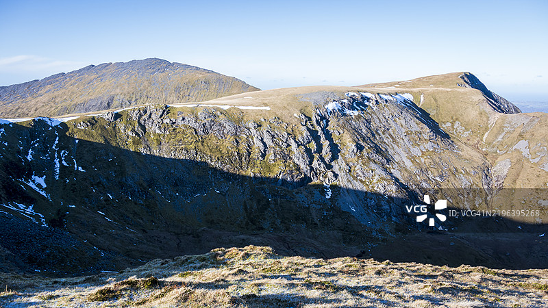 从Y Garn眺望Carnedd Y Filiast的山顶图片素材