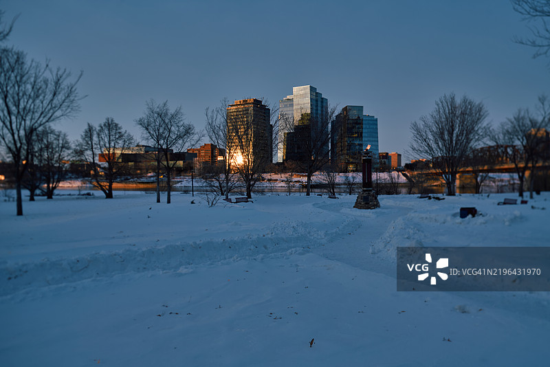 萨斯卡通日落夜景全景图片素材