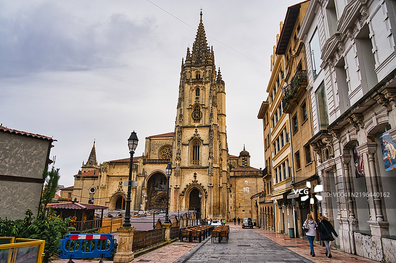 西班牙奥维耶多大教堂图片素材