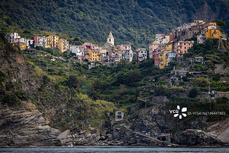 意大利五渔村悬崖上的小镇科尔尼利亚图片素材