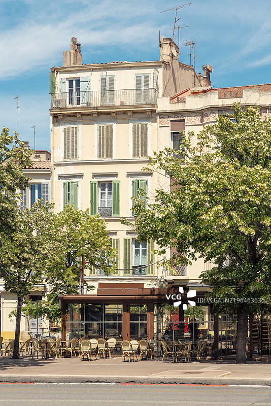 法国马赛市中心普拉多大道上的建筑立面图片素材