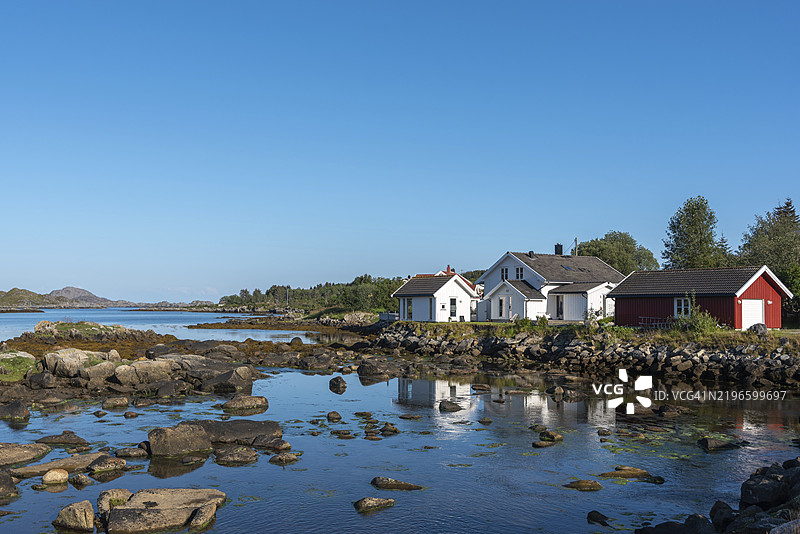 斯科特内索森湾的风景和城镇景观，巴尔斯塔德，洛福滕，挪威，欧洲图片素材