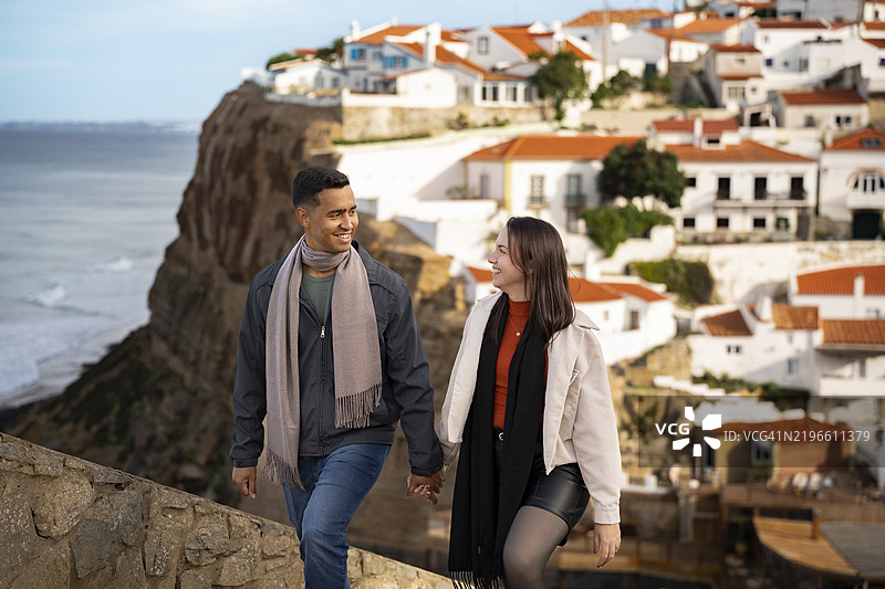 情侣在阿岚哈斯杜马尔旅游图片素材