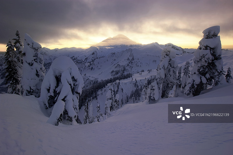 艺术家视角下的贝克山日落图片素材