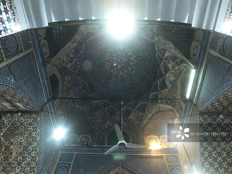 清真寺内部与圣殿的景观图片素材